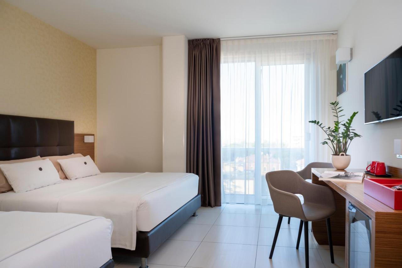 Aqua Hotel Rimini Kültér fotó